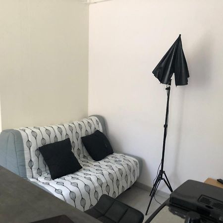 Appartement Lisieux Calme Tres Bien Equipe Exterior foto