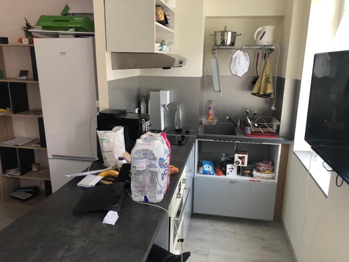Appartement Lisieux Calme Tres Bien Equipe Exterior foto