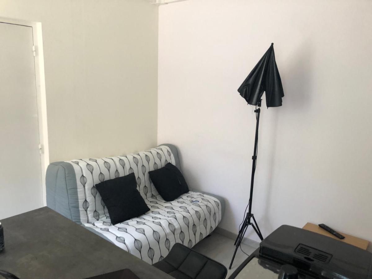 Appartement Lisieux Calme Tres Bien Equipe Exterior foto